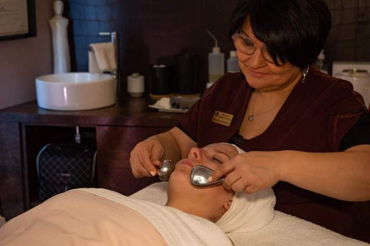 Un soin microdermabrasion de qualité